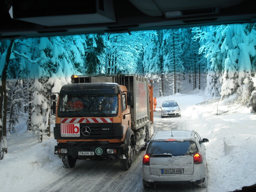 Ein Mllwagen von Becker 
irgendwo im Erzgebirge, Winter 2010
