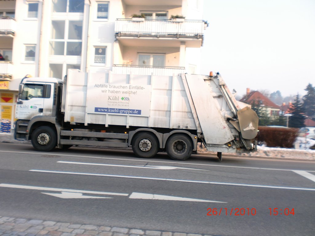 Ein Mllwagen von Kuel fhrt am 26.1.10 an der HST Brgerstrae vorbei
