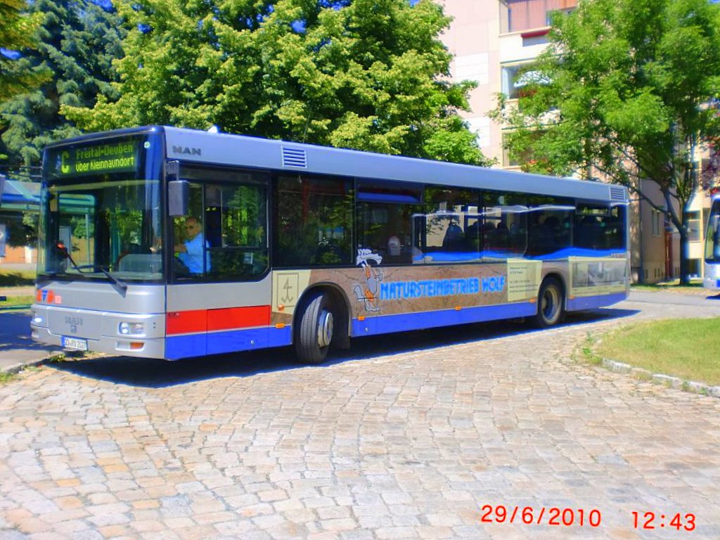 Sehr krftige Farben an einem Bus vom RVD

Bannewitz, 29.6.10