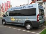Ein Kleinbus von Stckchen-Reisen wartete am 10.9.08 auf dem Rewe-Parkplatz