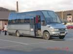 Ein polnischer Reisebus machte auf dem Aldi-REWE-Parkplattz einen Halt  Freital, 13.11.10