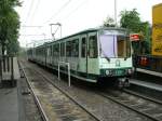 Eine Doppeltraktion aus Stadtbahwagen B der Stadtwerke Bonn ist am 03.06.2004 auf der Rheinuferbahn in Kln unterwegs.