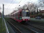 Eine Doppeltraktion aus Stadtbahnwagen B der Rheinbahn ist am 08.03.2004 auf dem Weg von Duisburg am Freiligrathplatz in Dsseldorf unterwegs.