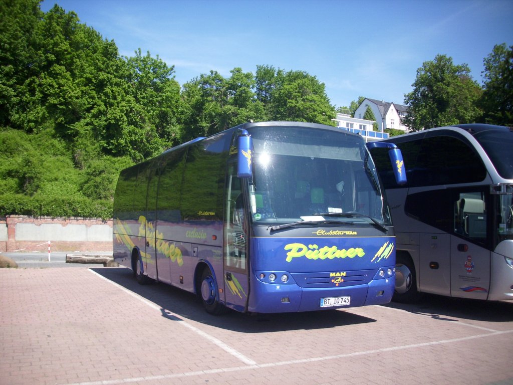 MAN Clubstar von P�ttner aus Deutschland im Stadthafen Sassnitz.