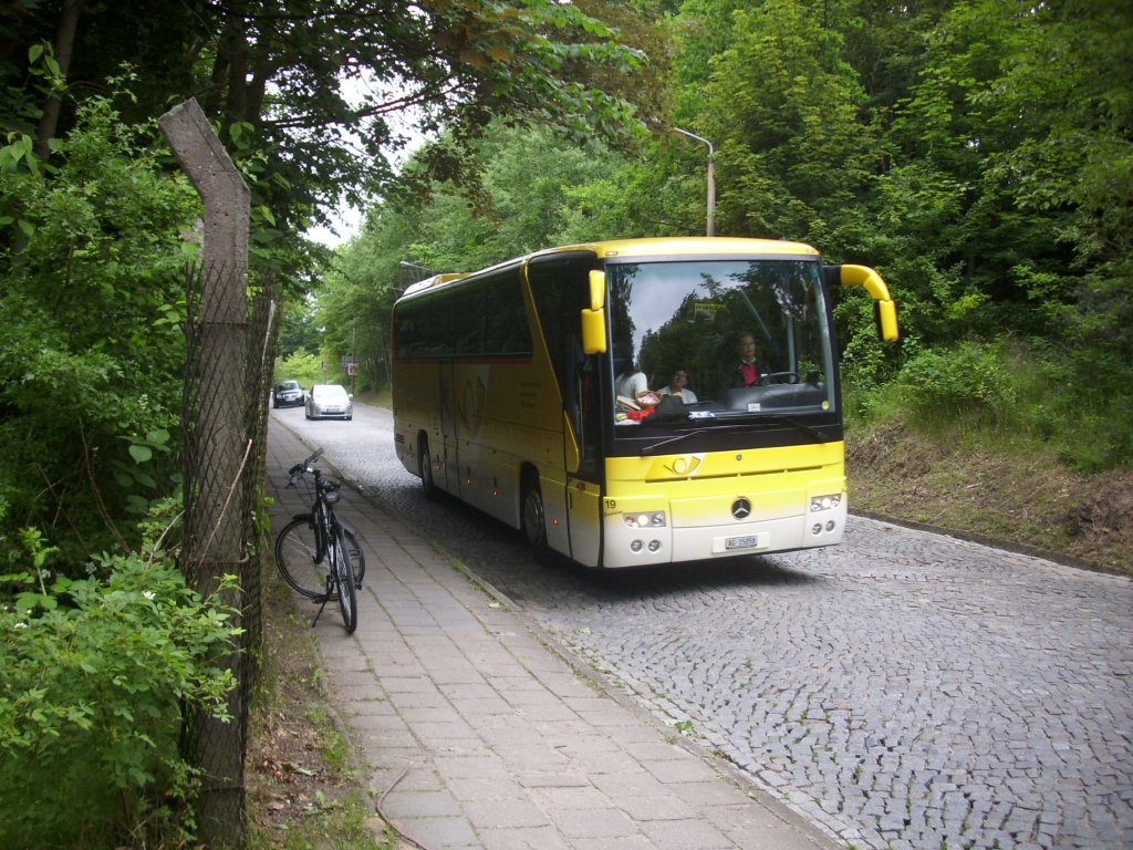 Mercedes Tourismo von Postauto aus der Schweiz kurz vor dem Stadthafen Sassnitz.

