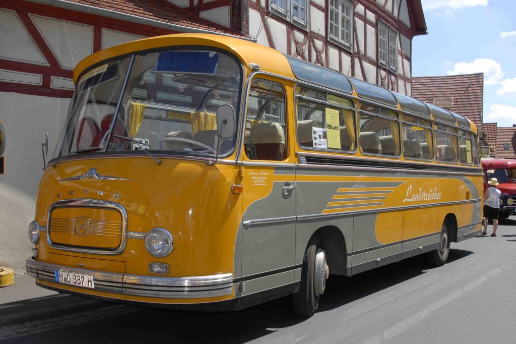 Setra K�ssbohrer besucht die Fladungen Classics