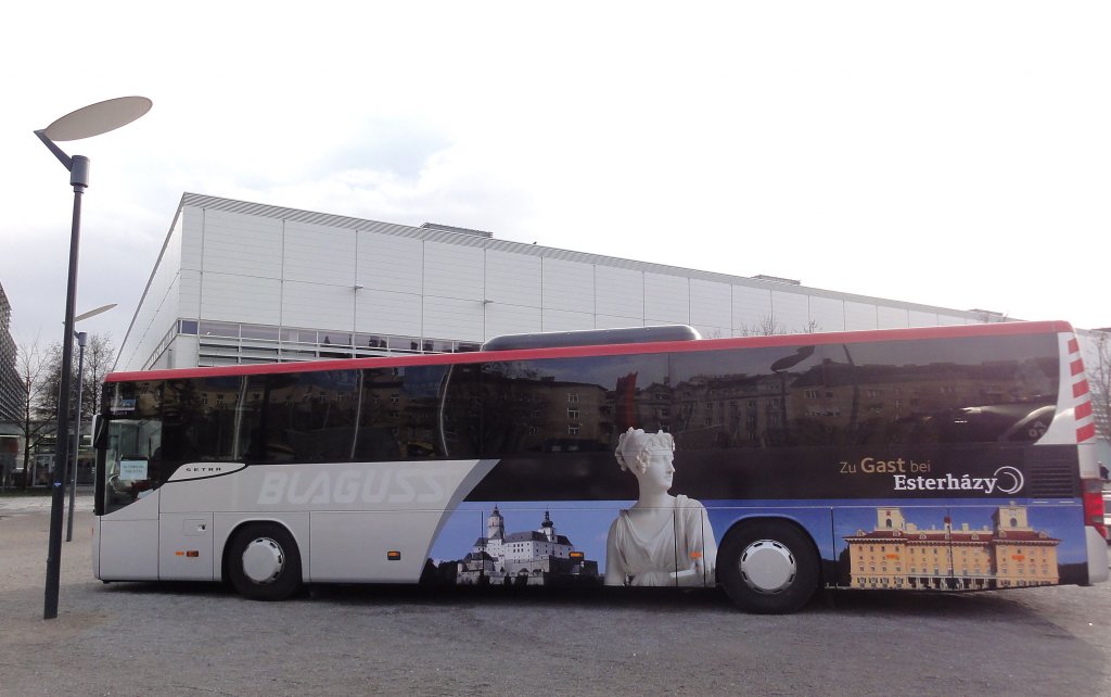 SETRA S415 von BLAGUSS Wien im J�nner 2013 gesehen. Wirbt f�r Fahrten von Wien nach Eisenstadt/Hauptstadt vom Burgenland.