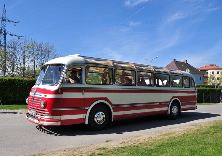 B�ssing U9, Bj. 1951 bei der Kerschner Oldtimer Schau am 25.4.2015.