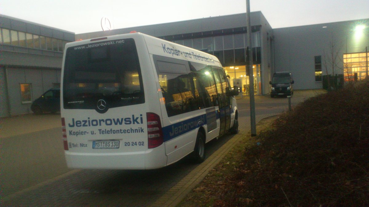 ....dann auch mal ein Sprinter aus Neustrelitz der im Februar beim Autohaus in Neubrandenburg stand 