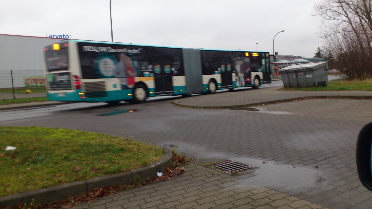 der Citaro NB SW 591....seit letzten sommer im Stadtverkehr unterwegs und mit der Werbung des Vorgängers unterwegs 