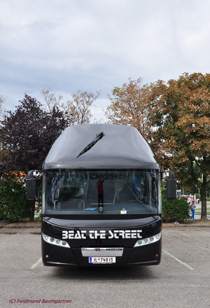 Frontansicht des NEOPLAN STARLINER aus �sterreich im September 2013 in Krems gesehen.