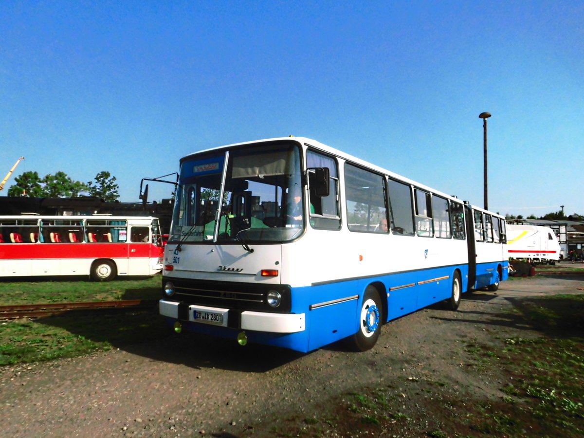 Ikaurs 280 im BusShuttle Verkehr zwischen dem Bahnhof Weimar und dem Eisenbahnmuseum Weimar w�hrend des Sommerfestes am 4.8.18