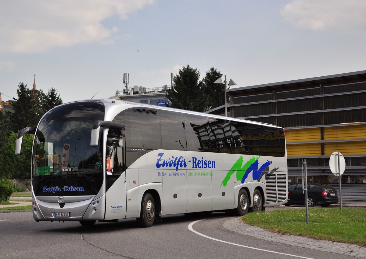 Irisbus Magelys von Zw�lfer Reisen aus Nieder�sterreich im Mai 2015 in Krems.
