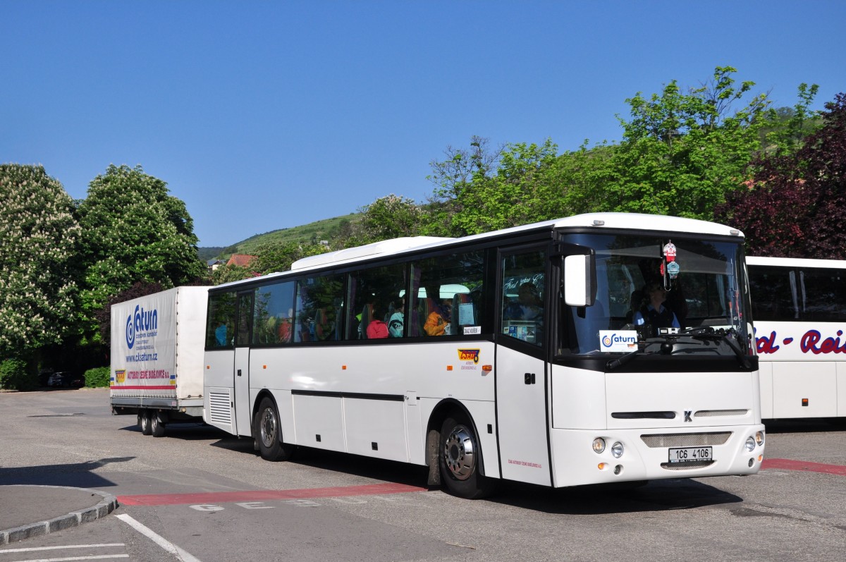 Karosa mit Radanh�nger aus der CZ am 17.5.2015 in Krems.