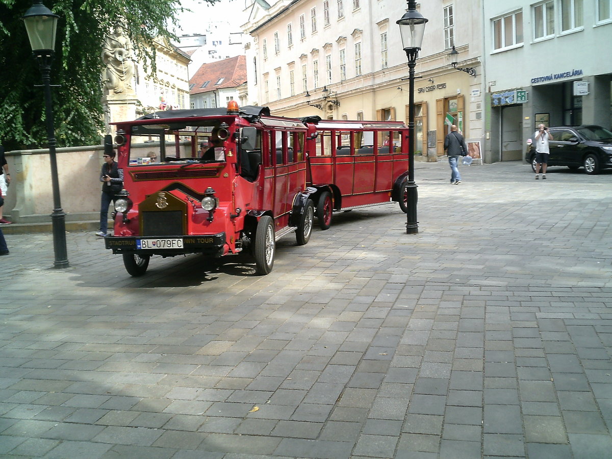 Kleinbus f�r Stadtrundfahrt in Bratislava