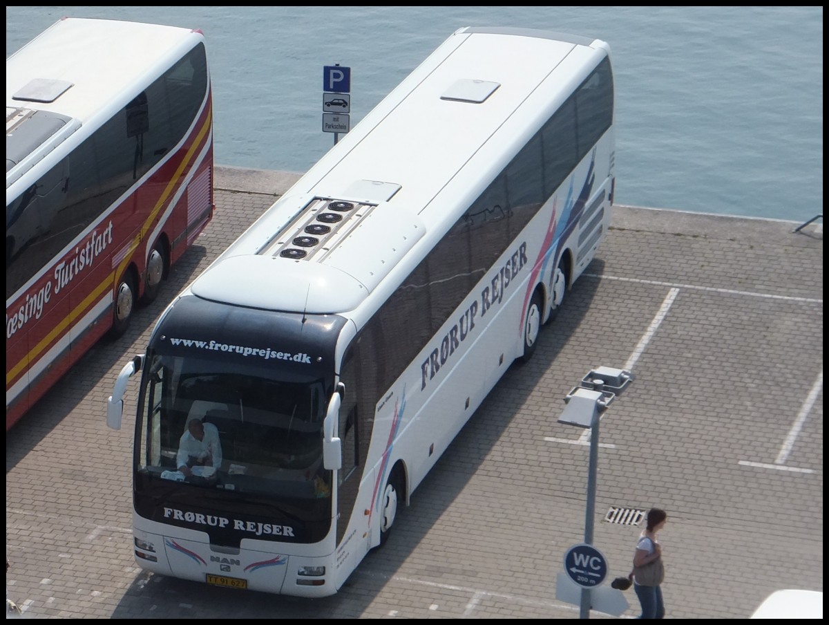 MAN Lion's Coach von Fr�rup Rejser aus D�nemark im Stadthafen Sassnitz.