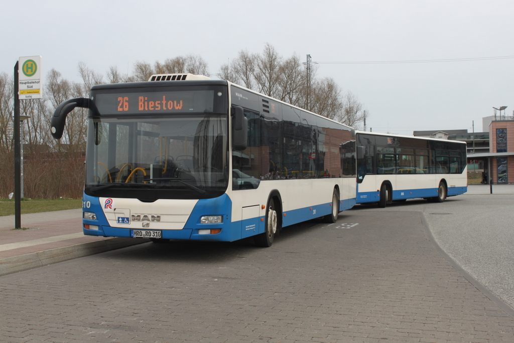 MAN Niederflurbus 3.Generation(Lion's City)als Linie 26 von Rostock Hauptbahnhof/S�d nach Biestow stand am 03.04.2016 vor dem Rostocker Hbf.