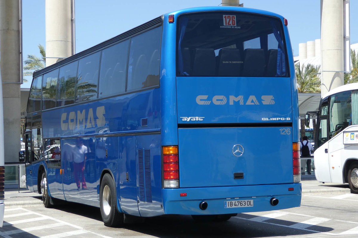 MB Ayats Olimpo 8 vom COMAS wartet auf ankommende Flugg�ste am Airport Palma / Mallorca im Juni 2016 