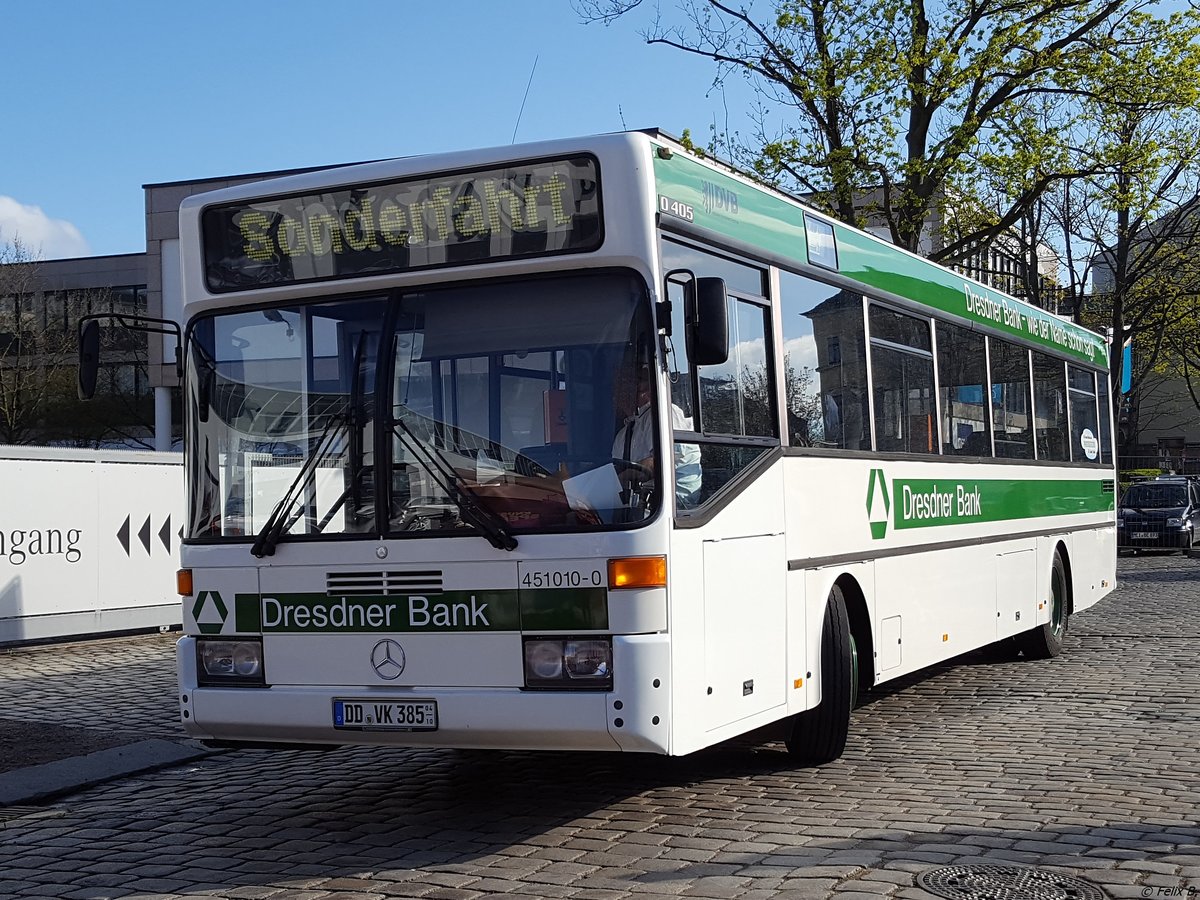 Mercedes O 405 der Dresdner Verkehrsbetriebe in Dresden.
