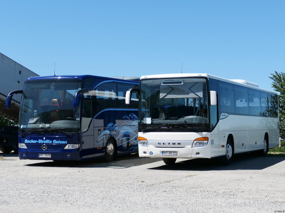 Mercedes Tourismo und Setra 415 UL von Becker-Strelitz Reisen aus Deutschland in Bergen.