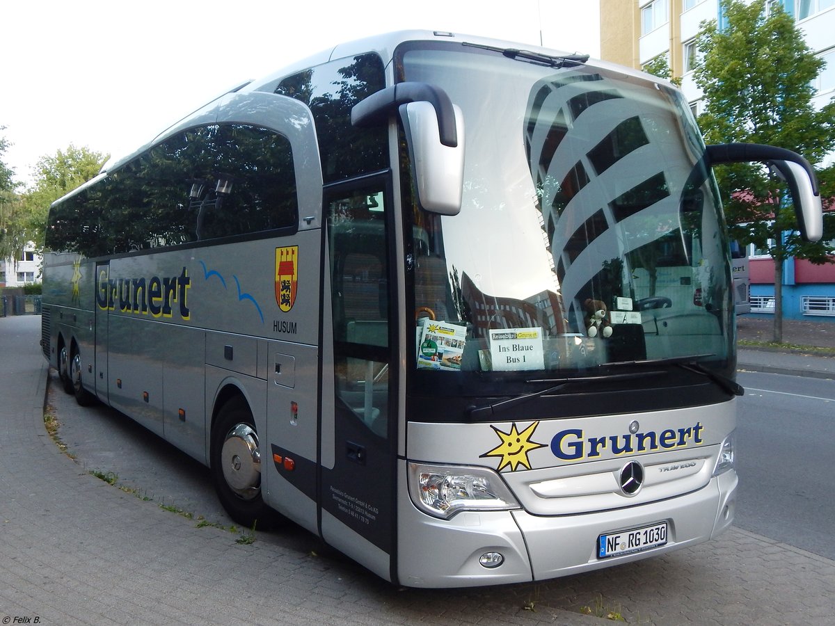 Mercedes Travego von Grunert aus Deutschland in Neubrandenburg.