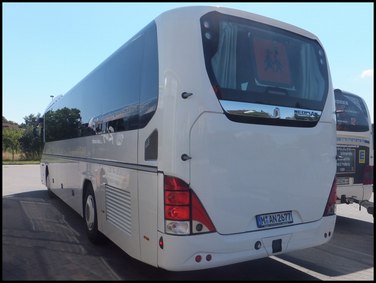 Nagelneuer Neoplan Jetliner aus M�nchen zum Test bei der RPNV in Bergen.