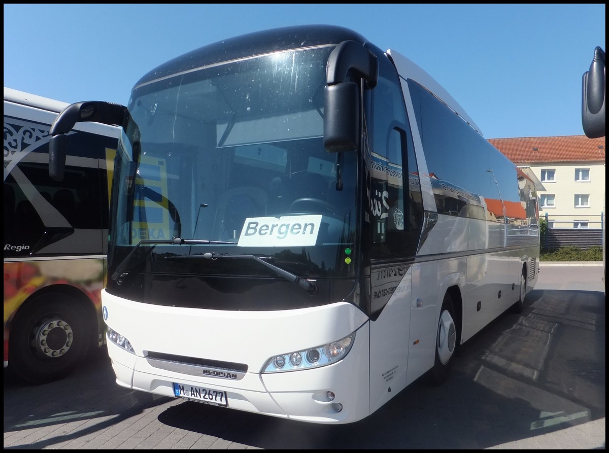 Nagelneuer Neoplan Jetliner aus M�nchen zum Test bei der RPNV in Bergen.