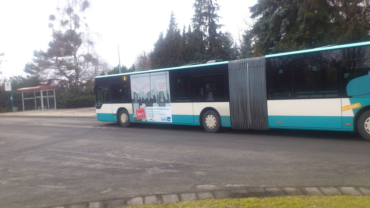 NB SW 560..... mit dem aktuellen Traffic Board wo f�r g�nstiges wohnen ab 199 �  und f�r die Ausbildung geworben wird
