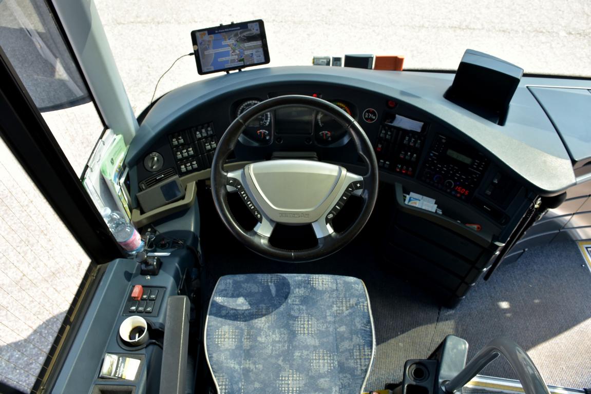 Neoplan Cityliner von ERNST Reisen-Klug Touristik aus �sterreich im Mai 2018 in Krems.