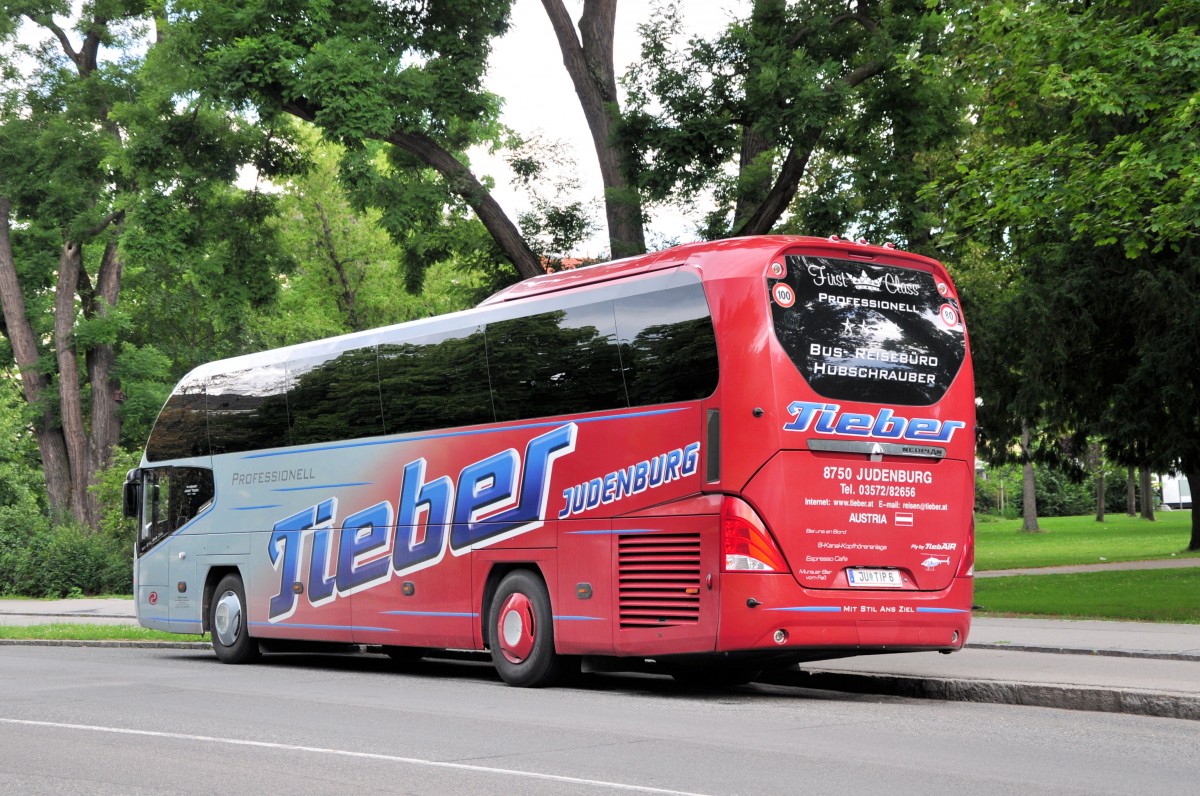 Neoplan Cityliner von Tieber Reisen aus �sterreich am 12. Juli 2014 in Krems gesehen.