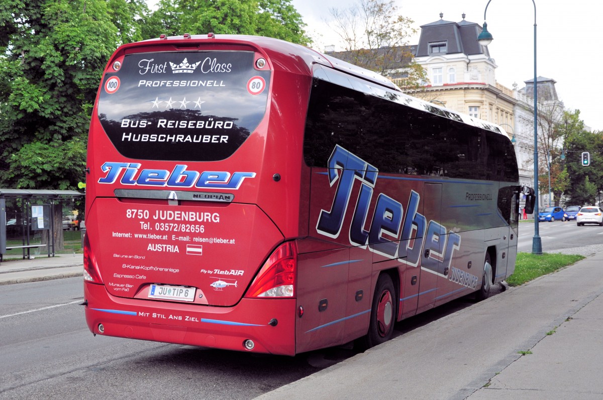 Neoplan Cityliner von Tieber Reisen aus �sterreich am 12. Juli 2014 in Krems gesehen.