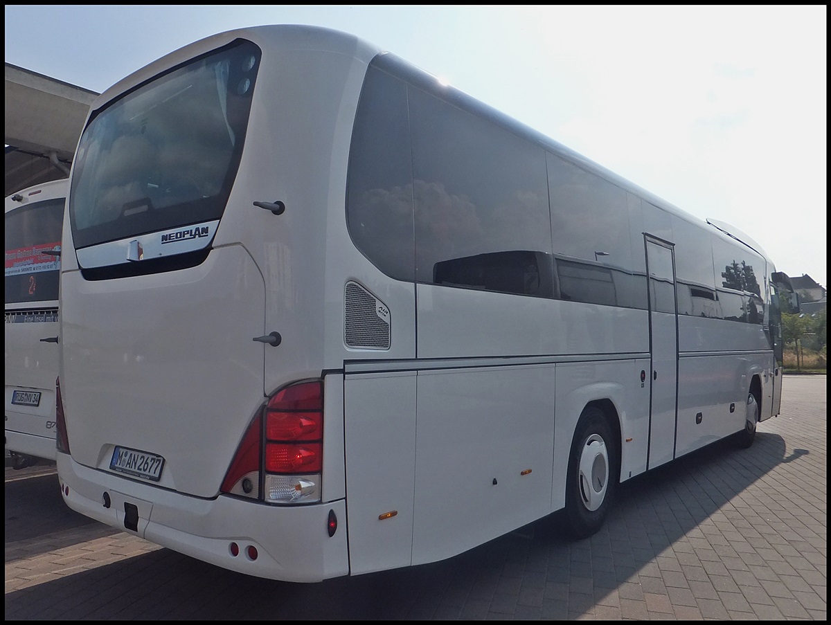 Neoplan Jetliner aus M�nchen zum Test bei der RPNV in Bergen.