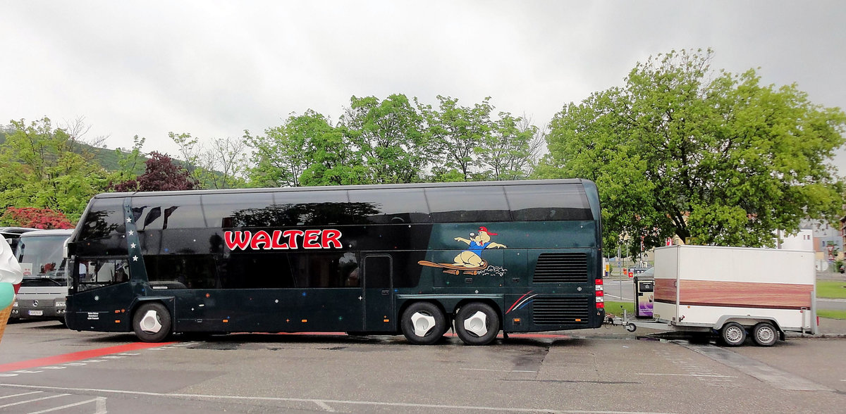 Neoplan Skyliner von Walter Reisen aus �sterreich in Krems gesehen.