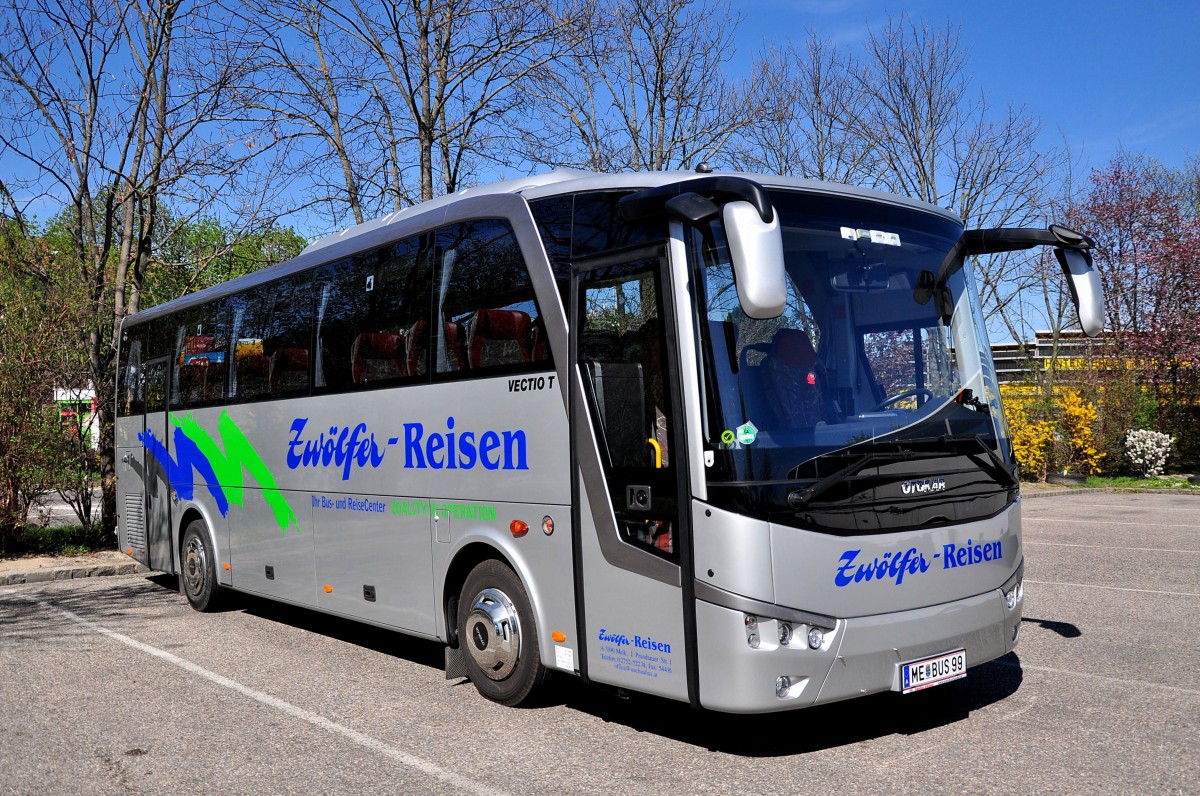 Otokar Vectio T von Zw�lfer Reisen aus �sterreich am 15.4.2015 in Krems.