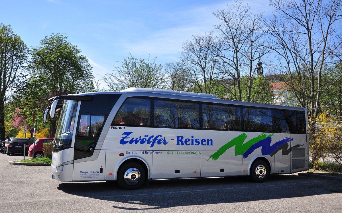 Otokar Vectio T von Zw�lfer Reisen aus �sterreich am 15.4.2015 in Krems.