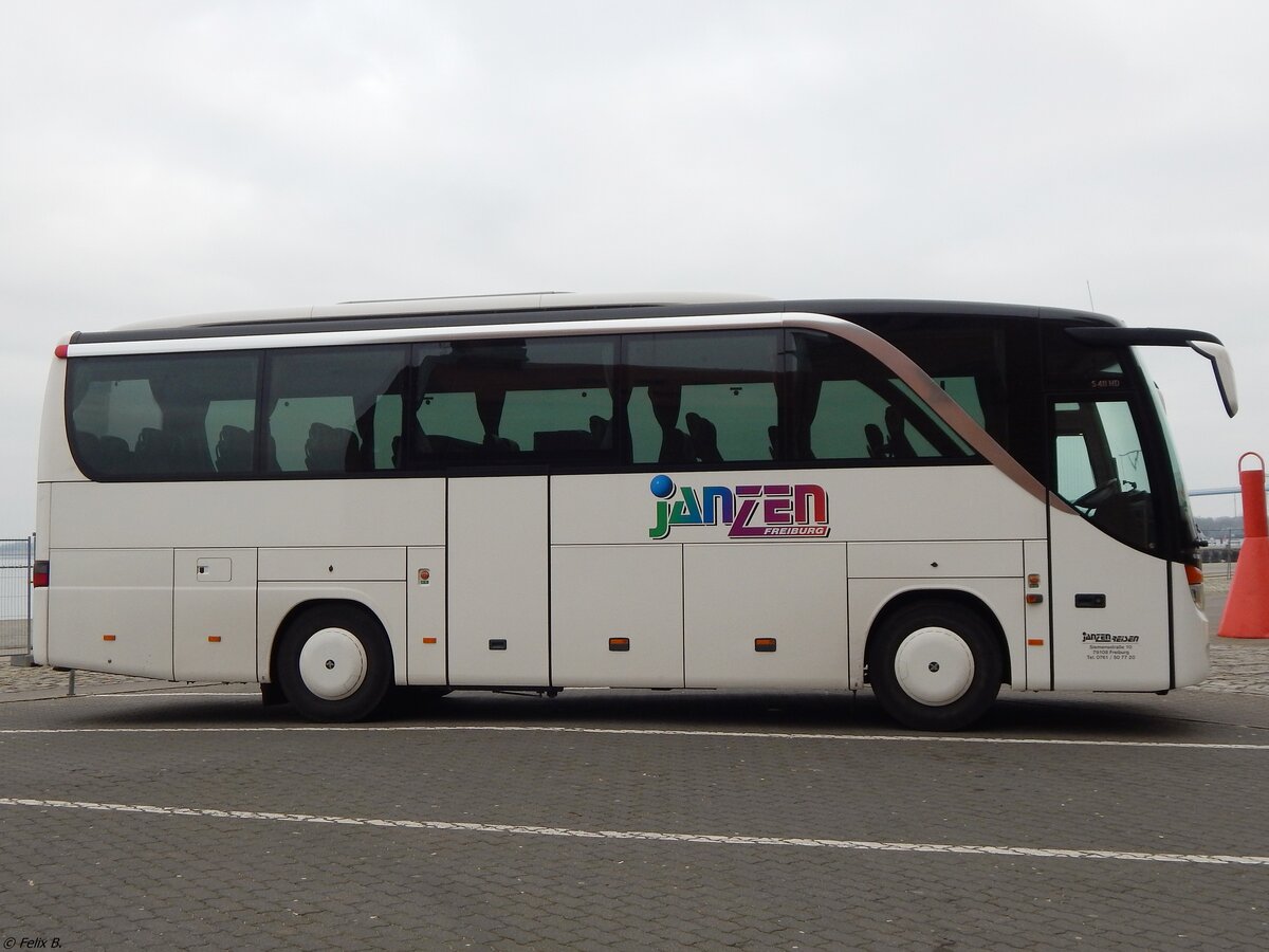 Setra 411 HD von Janzen Reisen aus Deutschland in Stralsund.