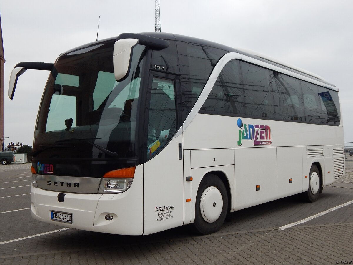 Setra 411 HD von Janzen Reisen aus Deutschland in Stralsund.