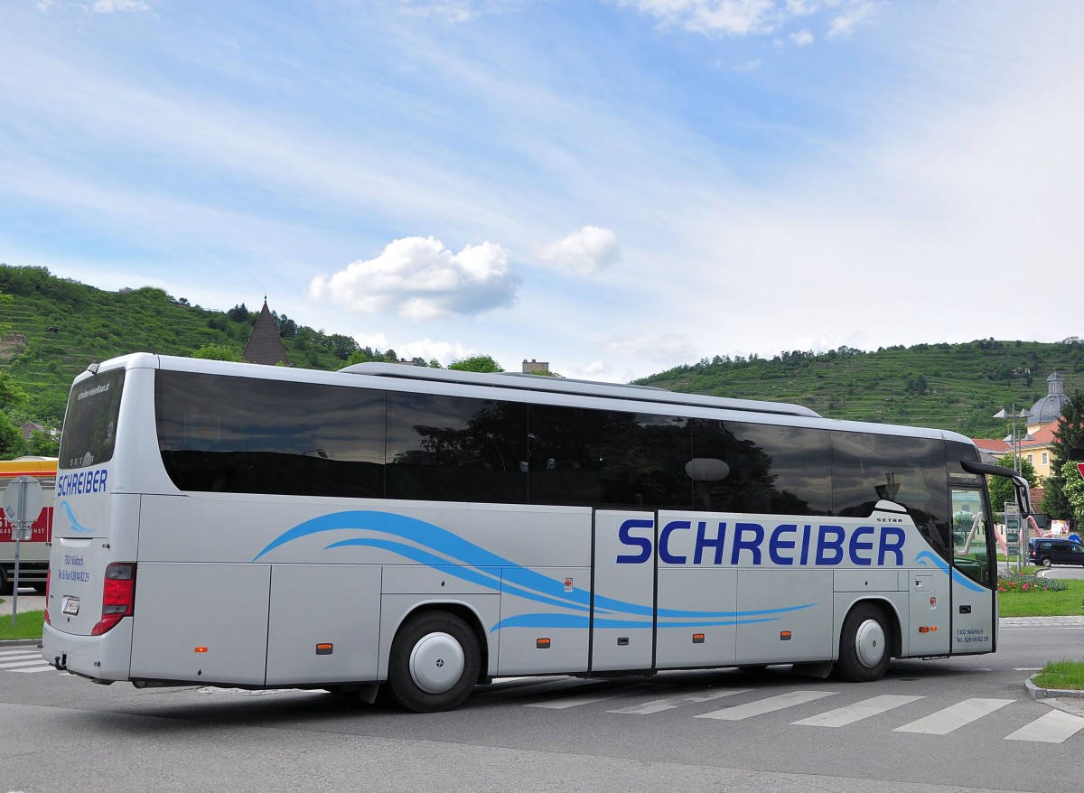 SETRA 415 GT-HD von SCHREIBER Reisen / �sterreich am 22.5.2013 in Krems an der Donau.