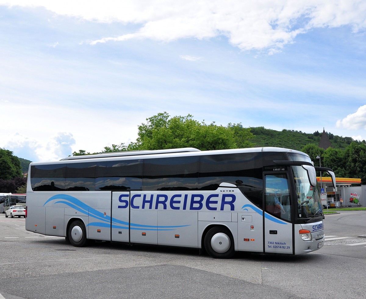SETRA 415 GT-HD von SCHREIBER Reisen / �sterreich am 22.5.2013 in Krems an der Donau.