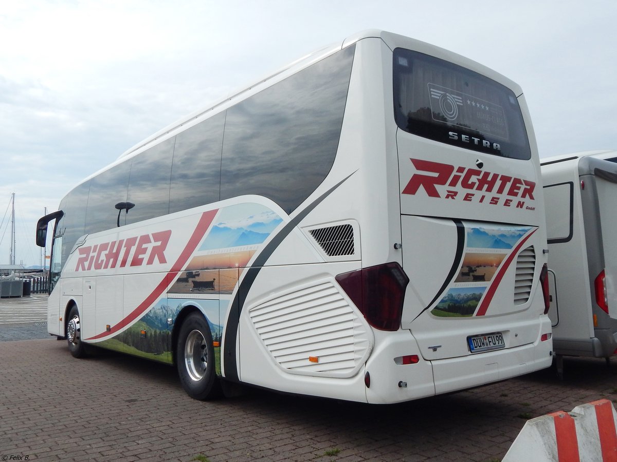 Setra 511 HD von Richter aus Deutschland im Stadthafen Sassnitz.