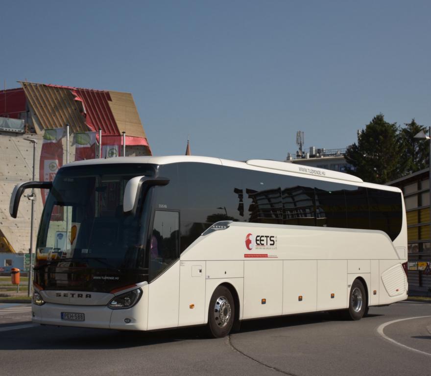 Setra 515 HD von EETS Reisen aus Ungarn im Mai 2017 in Krems.