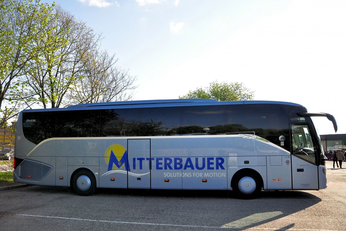 Setra 515 HD von Mitterbauer Reisen aus �sterreich im April 2015 in Krems.