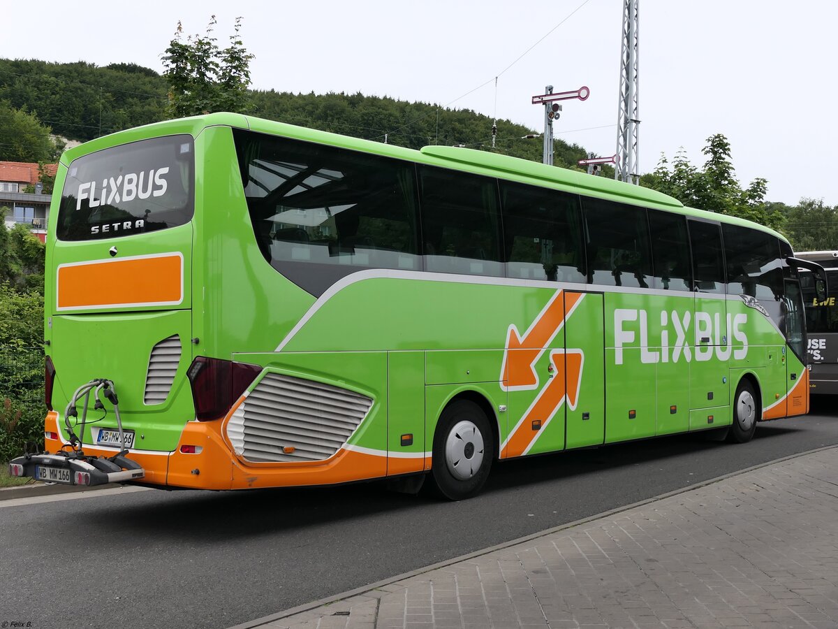 Setra 516 HD von Flixbus/Wricke Touristik aus Deutschland im Stadthafen Sassnitz.