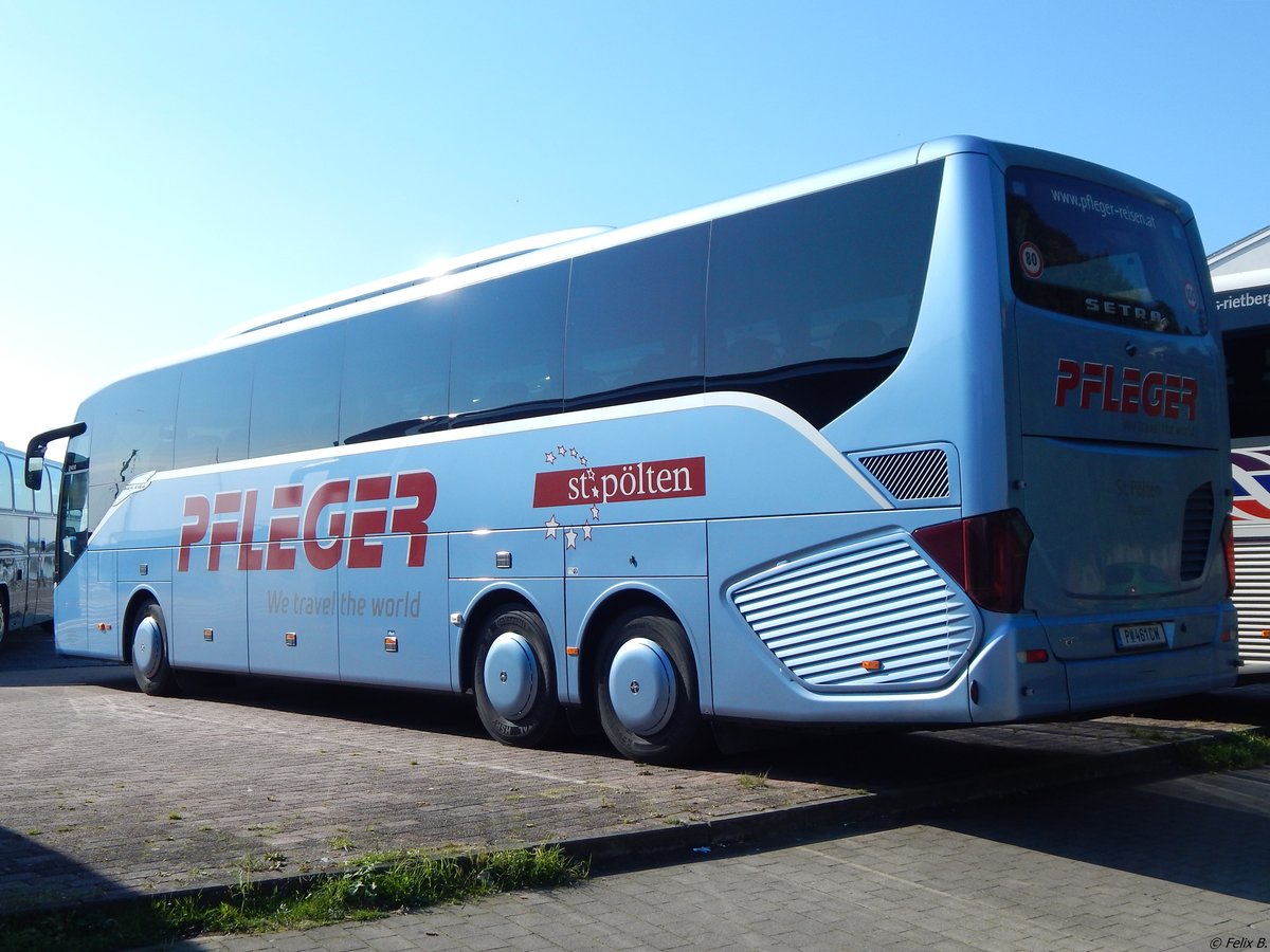 Setra 516 HD von Pfleger aus Österreich im Stadthafen Sassnitz.