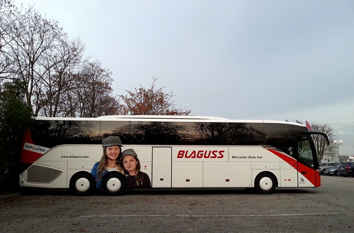 Setra 517 HD von Blaguss / �sterreich am 12.11.2014 in Krems.