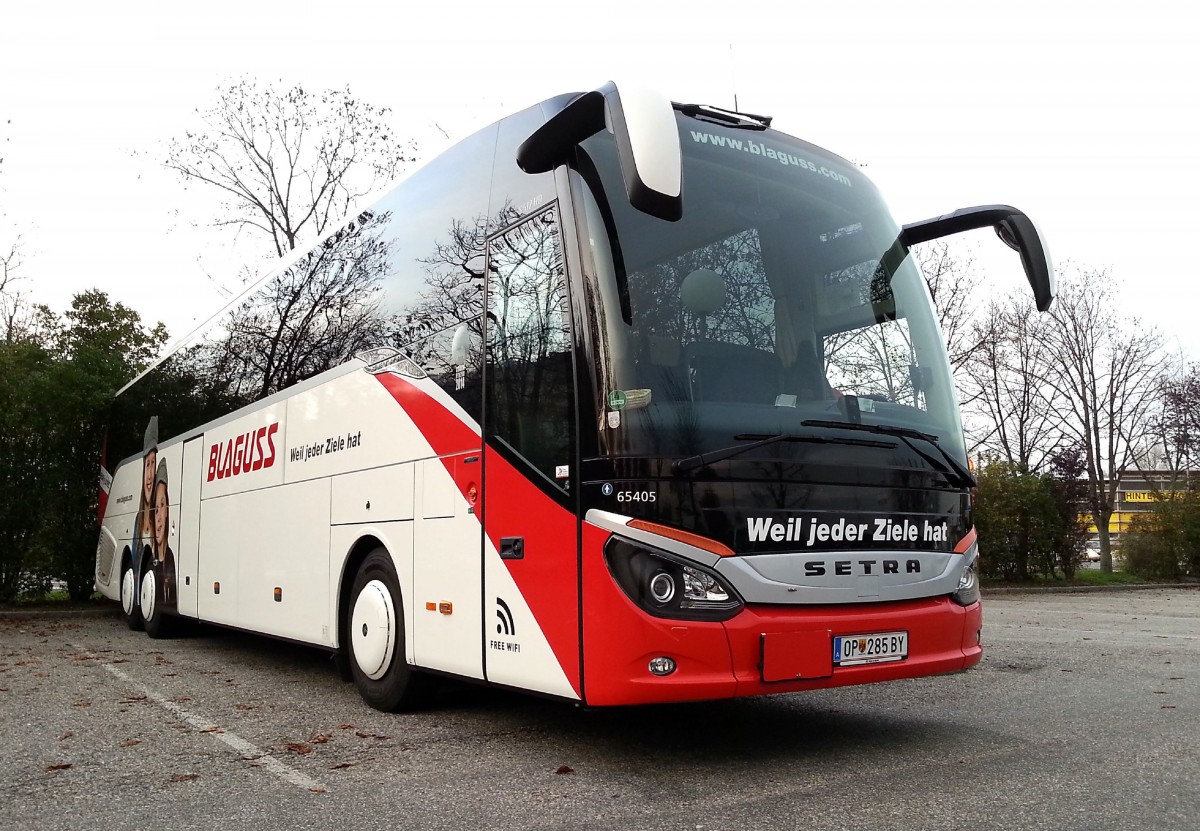 Setra 517 HD von Blaguss / �sterreich am 12.11.2014 in Krems.