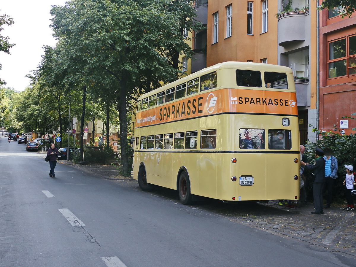 Wagen 1629 B�ssing D2U steht an der Haltestelle Monumentenstr. in Sch�neberg am Depot f�r Kommunalverkehr des Deutschen Technikmuseums am 08. September 2019.