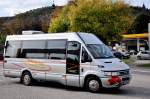 IVECO Kleinbus von HEBENSTREIT Reisen / �sterreich am 22.9.2013 in Krems unterwegs.