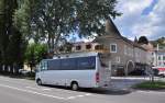 Kleinbus IVECO Dayly aus Nieder�sterreich im Mai 2015 in Krems gesehen.