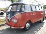 KLeinbus VW T 1  Bully  aus der Hansestadt Hamburg (HH) gesehen beim Oldtimer-Event des T�V Nord, Hamburg [16.09.2012]  